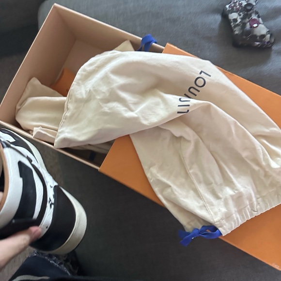 Louis Vuitton sneakers - Picture 5 of 6